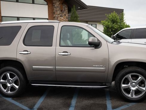 Used 2012 GMC Yukon Denali AWD/4WD image 24