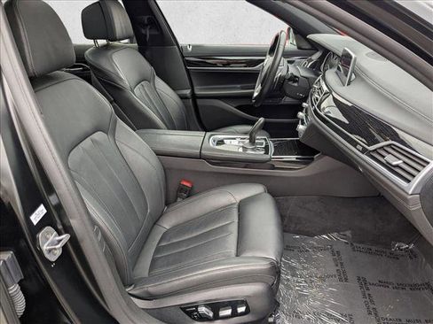 Used 2019 BMW 740i w/ M Sport Package image 24