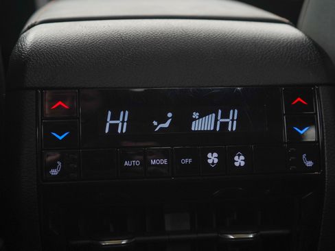 Used 2025 Jeep Grand Cherokee Summit w/ Luxury Tech Group V AWD/4WD image 20