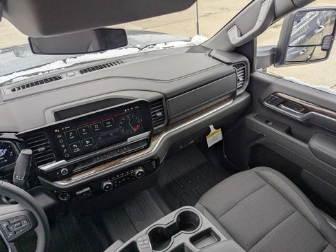 New 2026 GMC Sierra 2500 SLE image 19