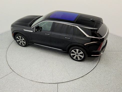 Used 2025 Cadillac Escalade IQ Luxury 2 w/ LPO, Premium Carpet Package AWD/4WD image 8