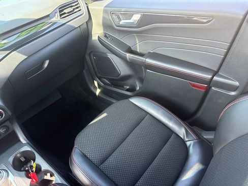 Used 2025 Ford Escape ST-Line Select image 15