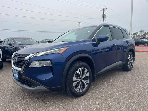 Certified 2022 Nissan Rogue SV w/ SV Premium Package FWD image 3