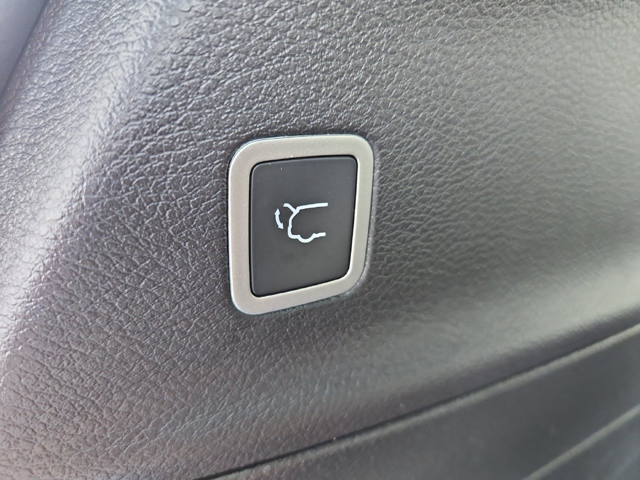 New 2026 Chrysler Pacifica Select w/ S Appearance Package FWD image 12