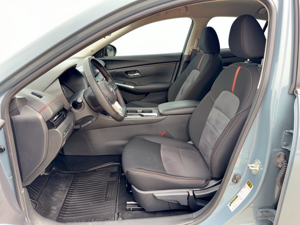 Used 2025 Nissan Sentra SR FWD image 5