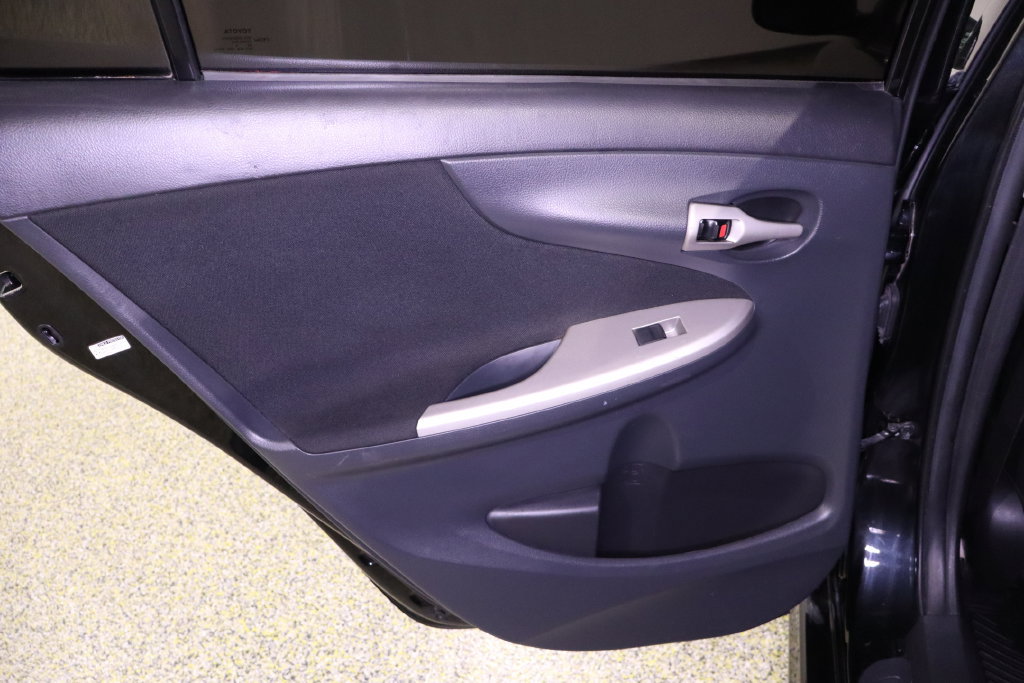 Used 2013 Toyota Corolla S w/ Premium Pkg FWD image 34