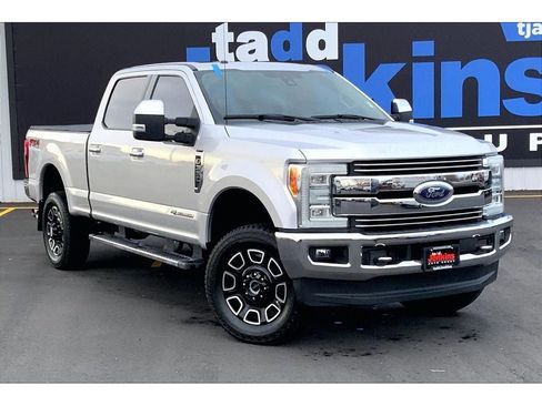 Used 2017 Ford F350 Lariat w/ Lariat Ultimate Package image 2