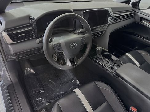Used 2025 Toyota Camry SE w/ Convenience Package FWD image 23