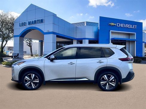 Used 2023 Nissan Rogue SL w/ SL Premium Package image 8