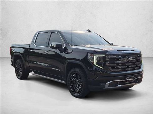 Used 2022 GMC Sierra 1500 Denali Ultimate AWD/4WD image 3