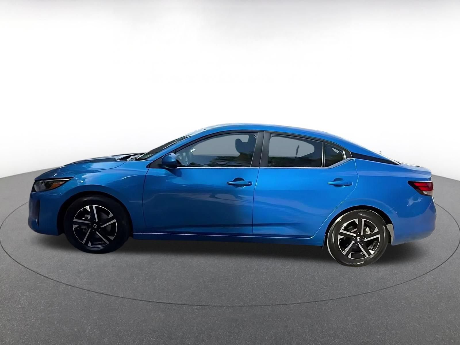 Used 2025 Nissan Sentra SV FWD image 8