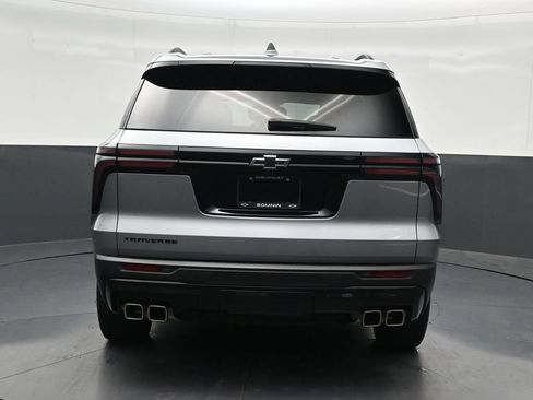 Used 2025 Chevrolet Traverse LT w/ Midnight/Sport Edition FWD image 4