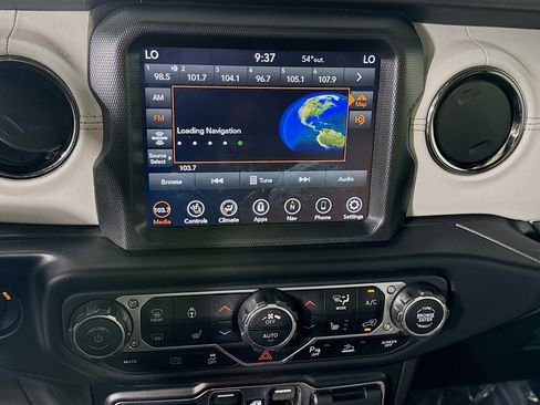 Used 2021 Jeep Wrangler Unlimited Sahara image 18