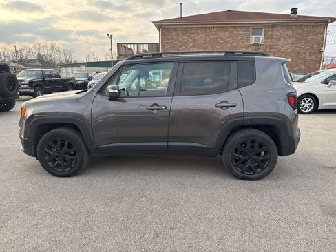 Used 2016 Jeep Renegade Latitude image 5