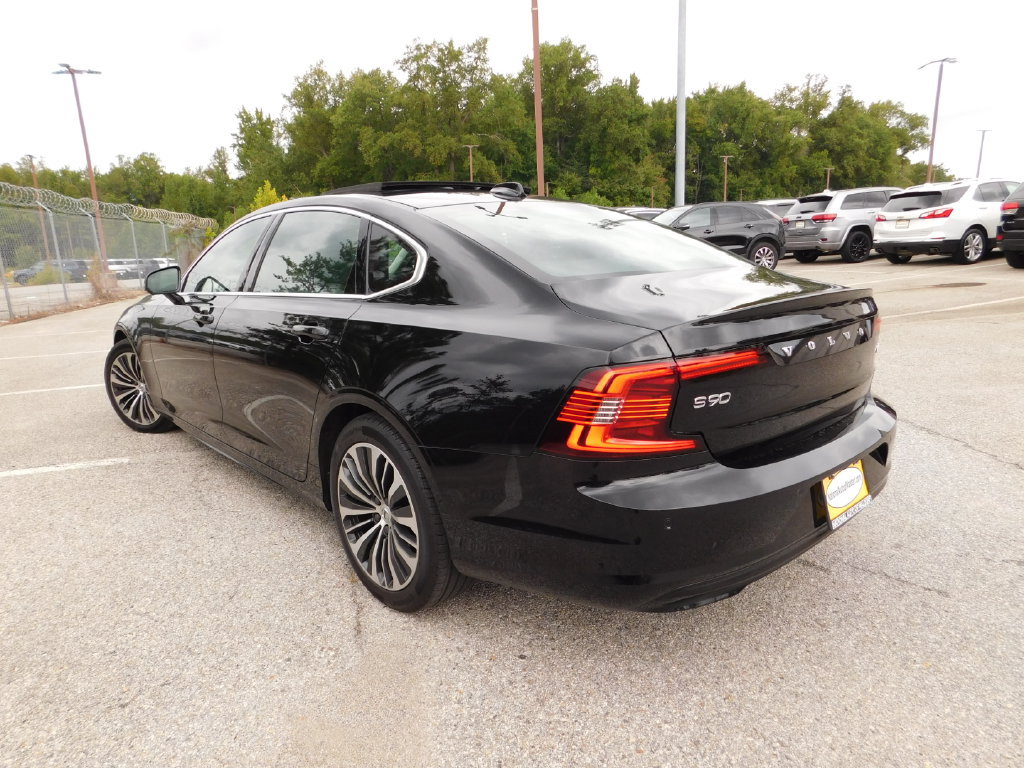 Used 2022 Volvo S90 B6 Momentum AWD/4WD image 7