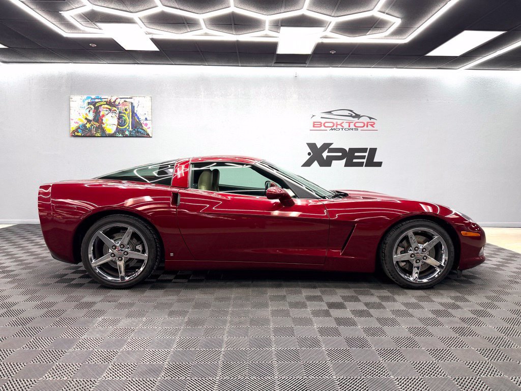 Used 2007 Chevrolet Corvette Coupe w/ Preferred Equipment Group RWD image 17