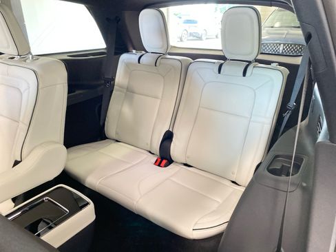 New 2026 Lincoln Aviator Black Label AWD/4WD image 11