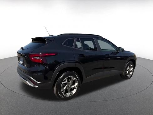 Used 2025 Chevrolet Trax LT w/ LT Convenience Package FWD image 15