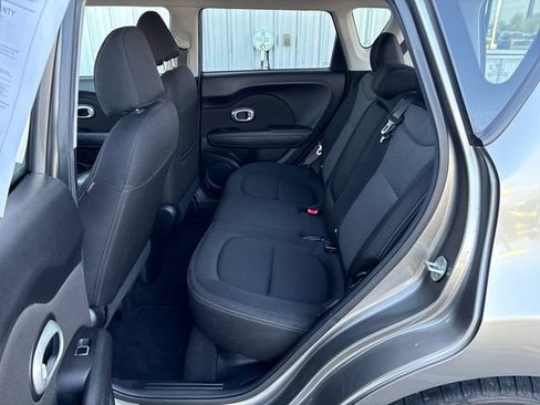 Used 2017 Kia Soul + FWD image 25