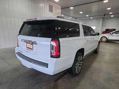 Used 2020 GMC Yukon XL Denali w/ Denali Ultimate Package AWD/4WD image 8