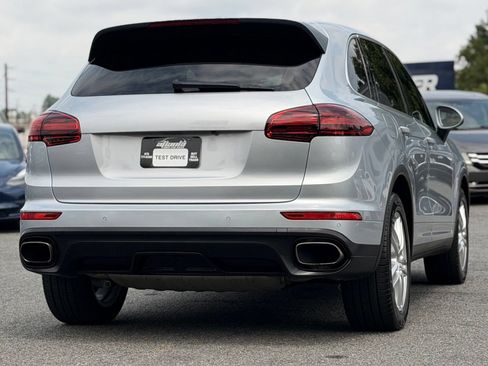 Used 2018 Porsche Cayenne AWD/4WD image 5