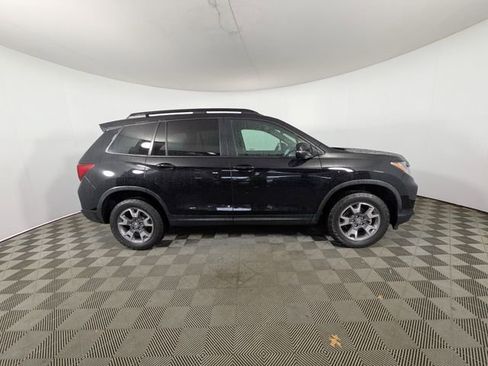 Used 2023 Honda Passport TrailSport image 3