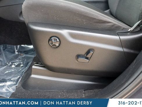 Used 2021 Jeep Grand Cherokee Laredo AWD/4WD image 17