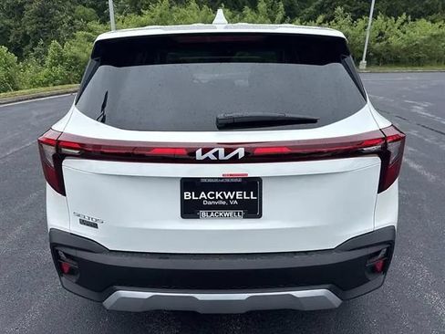 New 2026 Kia Seltos LX FWD image 5