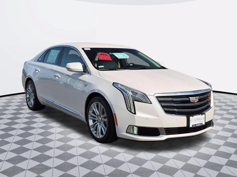 Certified 2018 Cadillac XTS Luxury FWD image 2