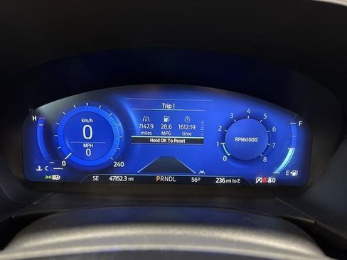 Used 2022 Ford Escape SEL w/ Technology Package image 9