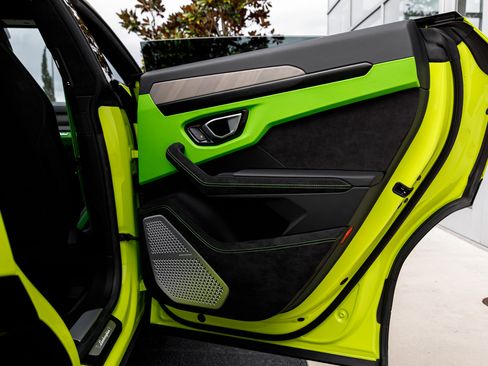 Used 2023 Lamborghini Urus S image 25