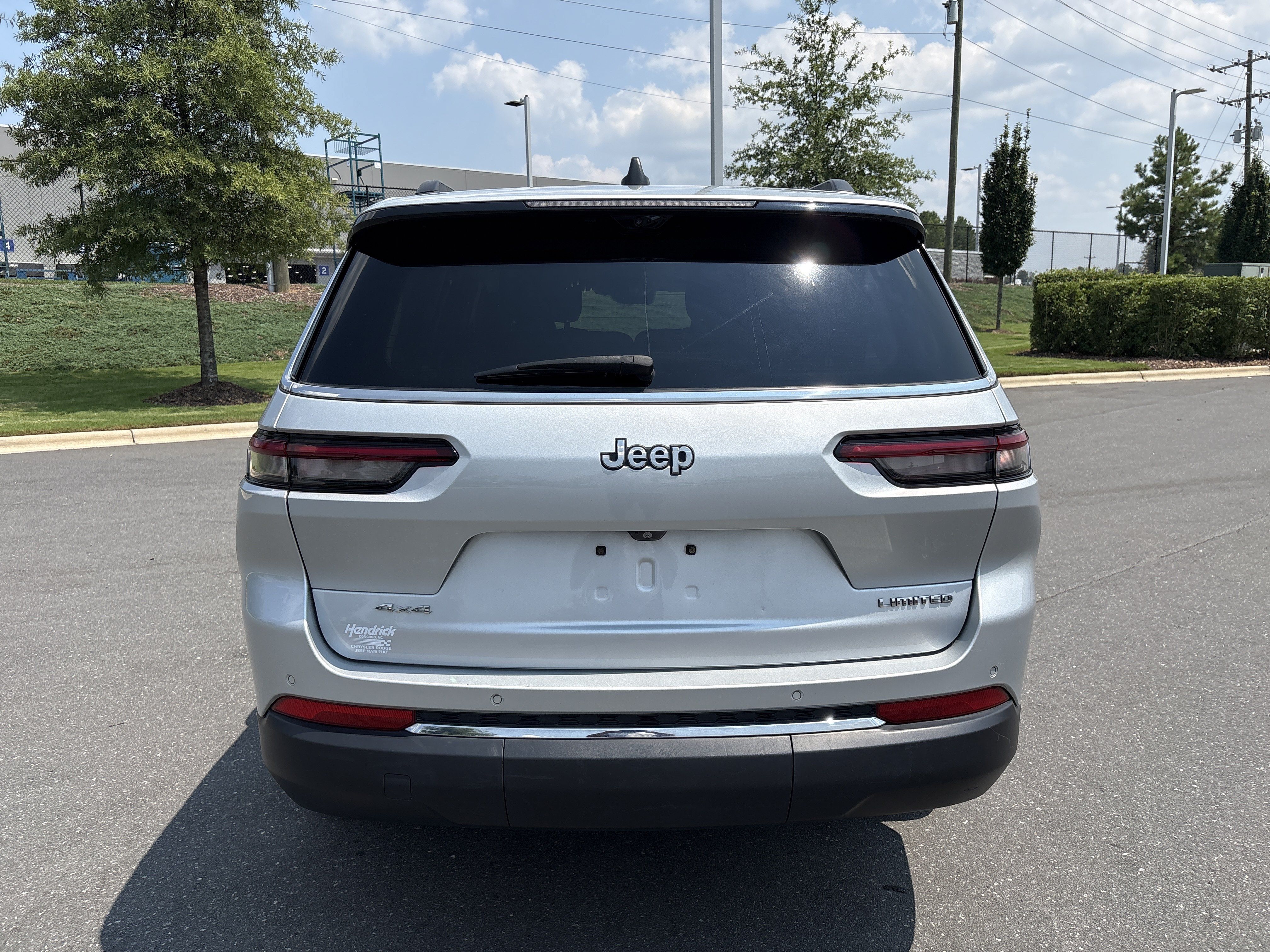 Used 2023 Jeep Grand Cherokee L Limited w/ Luxury Tech Group II AWD/4WD image 8