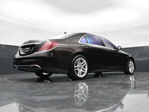 Used 2018 Mercedes-Benz S 560 Sedan image 45