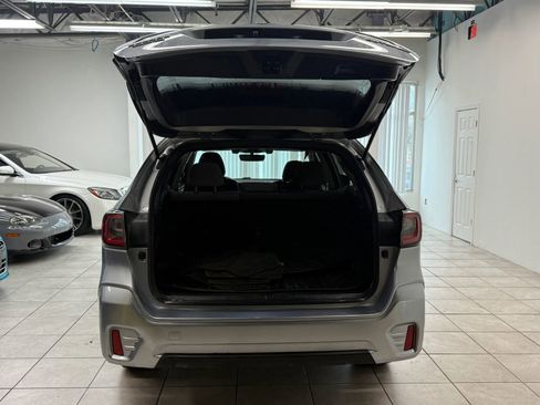 Used 2020 Subaru Outback Premium image 19