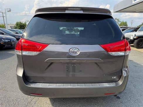 Used 2012 Toyota Sienna LE FWD image 7