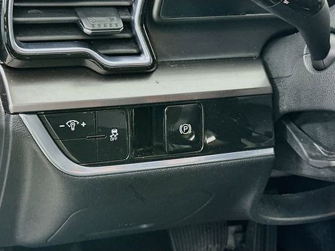 Used 2023 Kia Sportage EX image 15