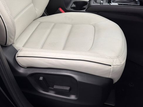 Certified 2025 MAZDA CX-5 AWD 2.5 S w/ Preferred Package image 12