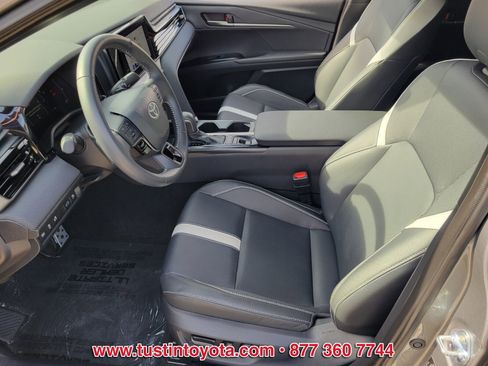 Certified 2025 Toyota Camry SE image 9
