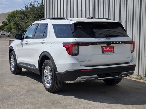 New 2025 Ford Explorer Active w/ Active Comfort Package image 6