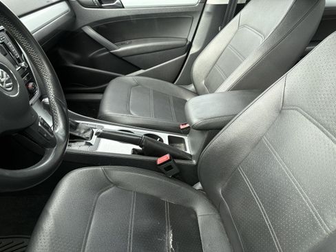 Used 2013 Volkswagen Passat 2.5 SE image 7