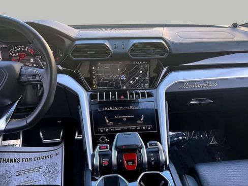 Used 2022 Lamborghini Urus AWD/4WD image 7