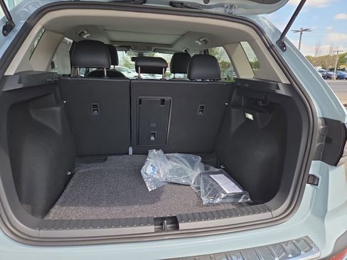 New 2026 Volkswagen Taos SE FWD image 9