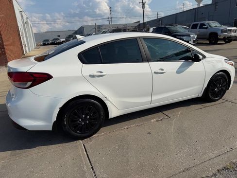 Used 2017 Kia Forte LX FWD image 6
