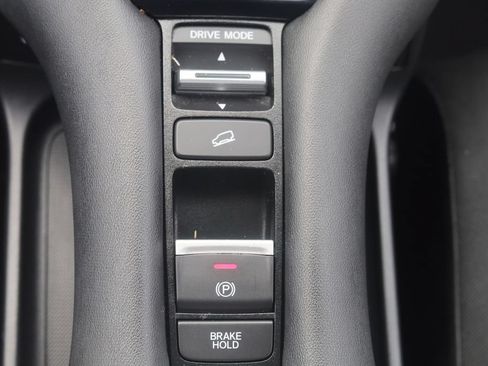 Used 2024 Honda HR-V LX image 15