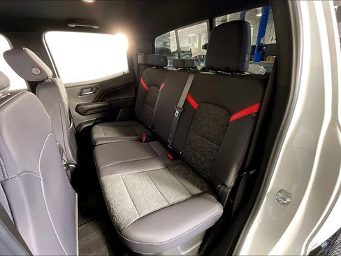 Used 2025 Chevrolet Colorado Z71 image 36