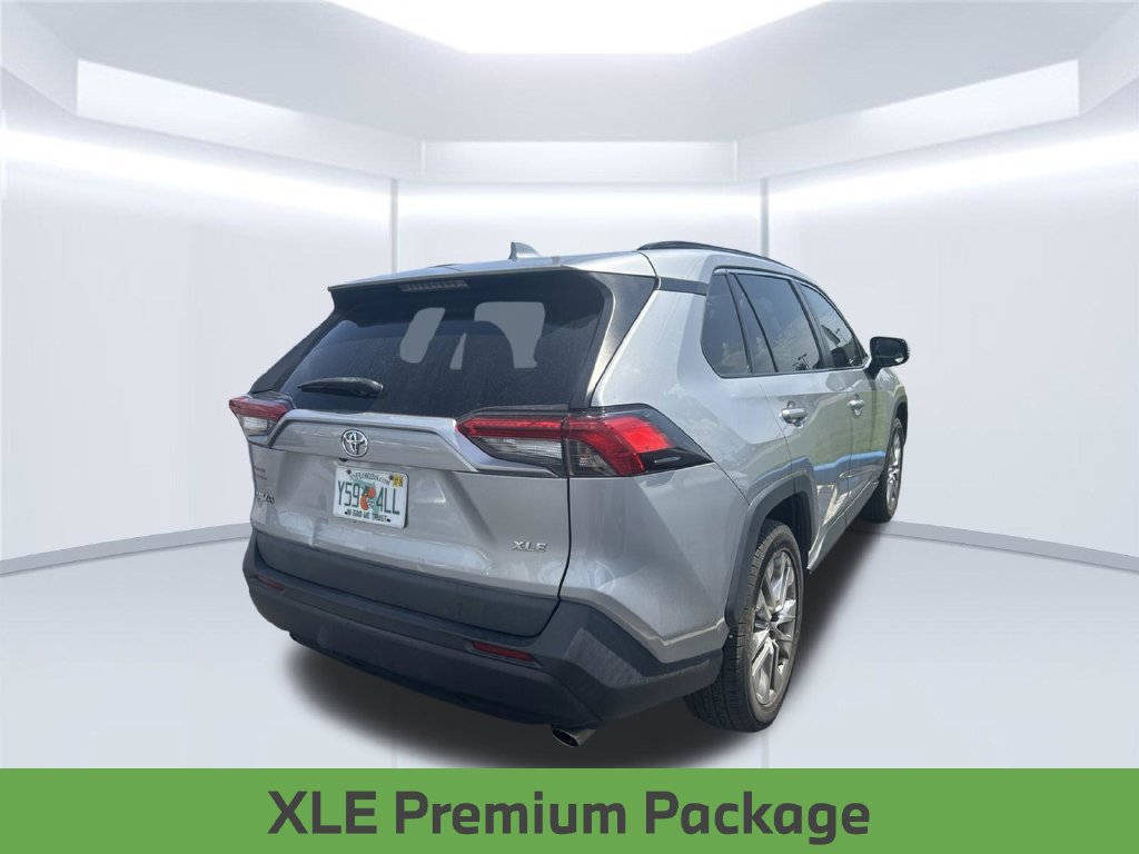Used 2020 Toyota RAV4 XLE Premium FWD image 6