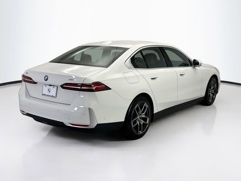 Certified 2026 BMW i5 eDrive40 w/ Premium Package RWD image 5