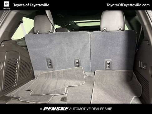 Used 2021 Chevrolet Tahoe Z71 w/ Luxury Package image 12