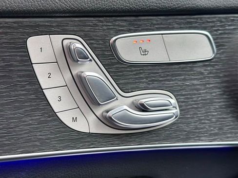 Used 2021 Mercedes-Benz GLC 300 4MATIC image 27