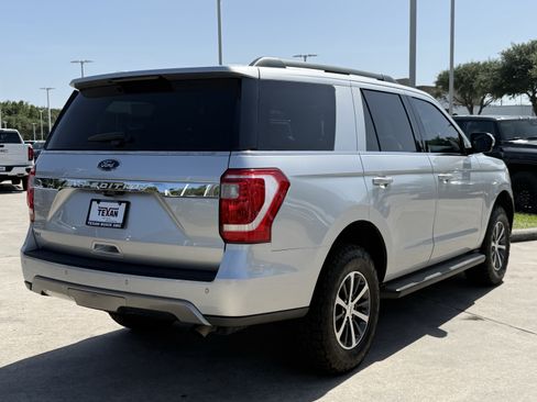 Used 2019 Ford Expedition XLT w/ Equipment Group 201A AWD/4WD image 5